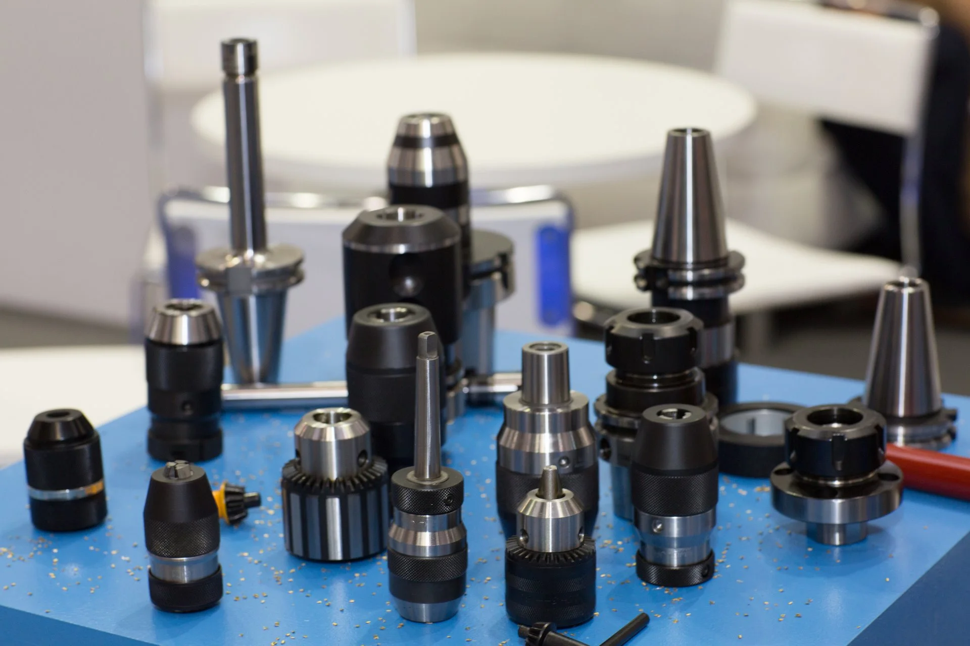 Tehnoloogiliste tööriistade tootja CNC-masinatele ja automaatsetele treipinkidele